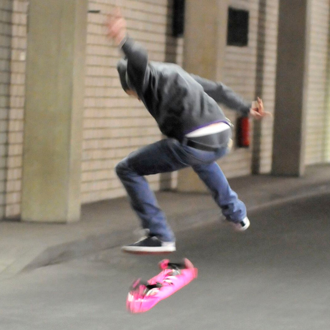 Push N900: Solderin' Skaters / Tilt'n'Roll:Solderin' Skaters: Tilt'n'Roll Augmented Skateboarding Game